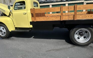 Ford-1-12-ton-pickup-1948-Yellow-Blue-8