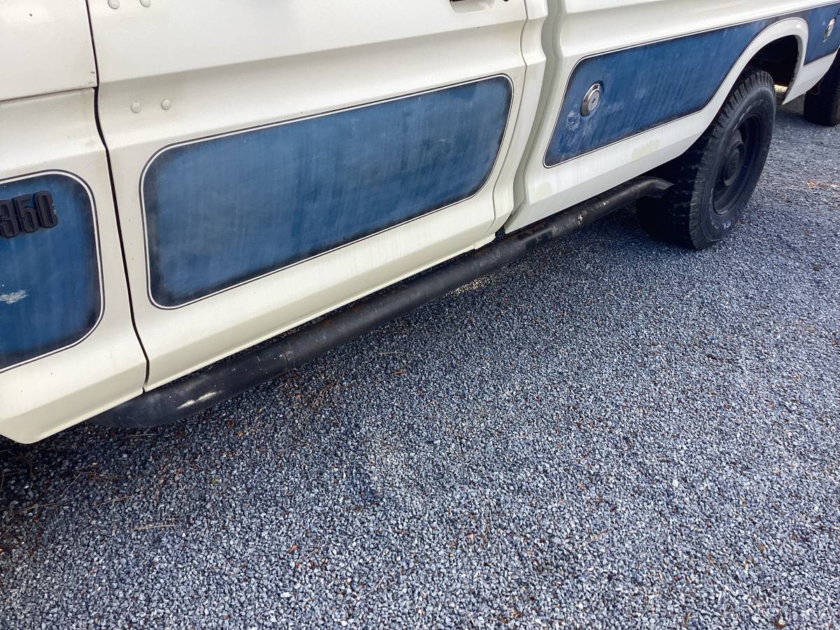 Ford-1-ton-f350-1975-white-1