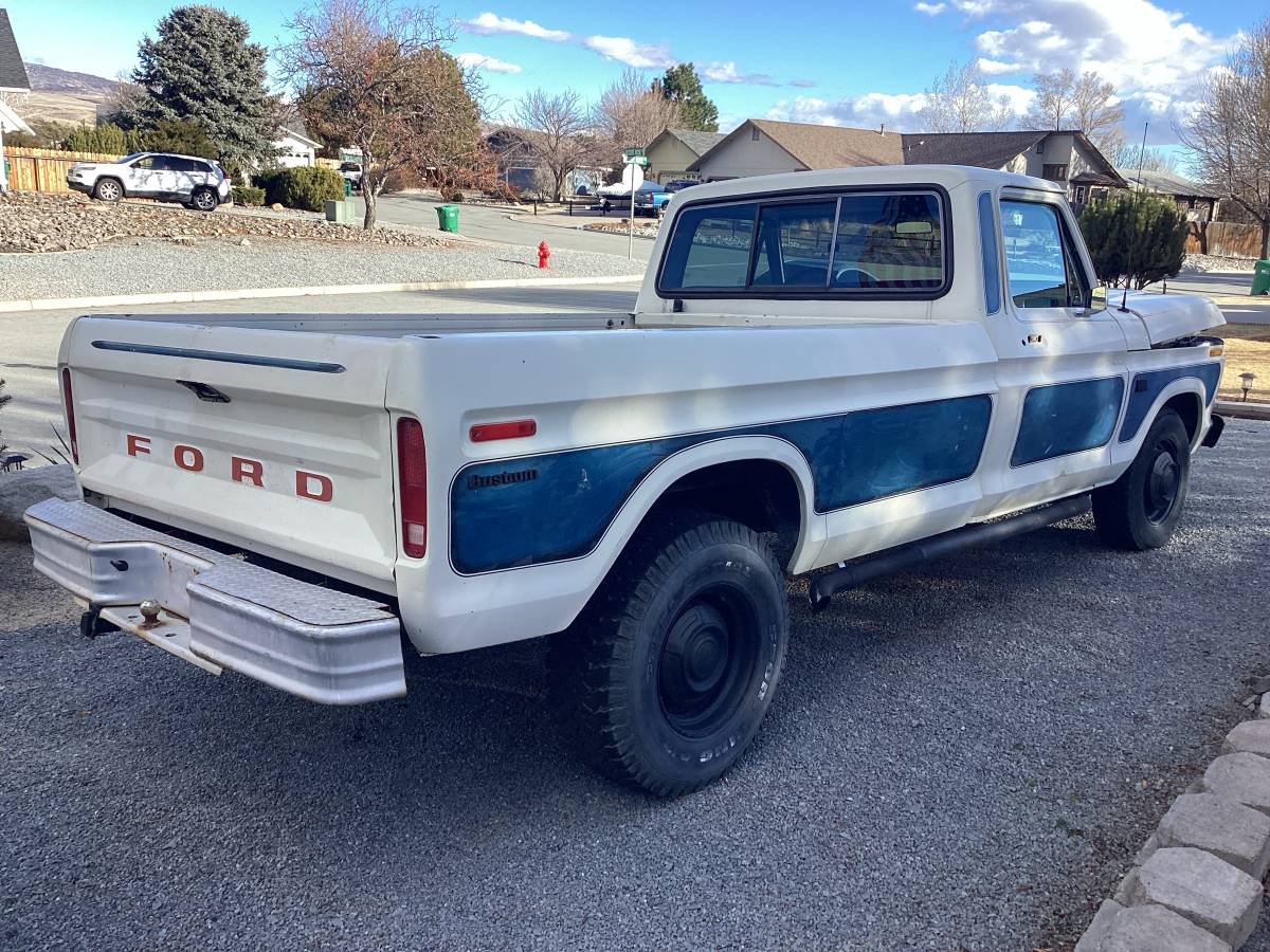 Ford-1-ton-f350-1975-white-7