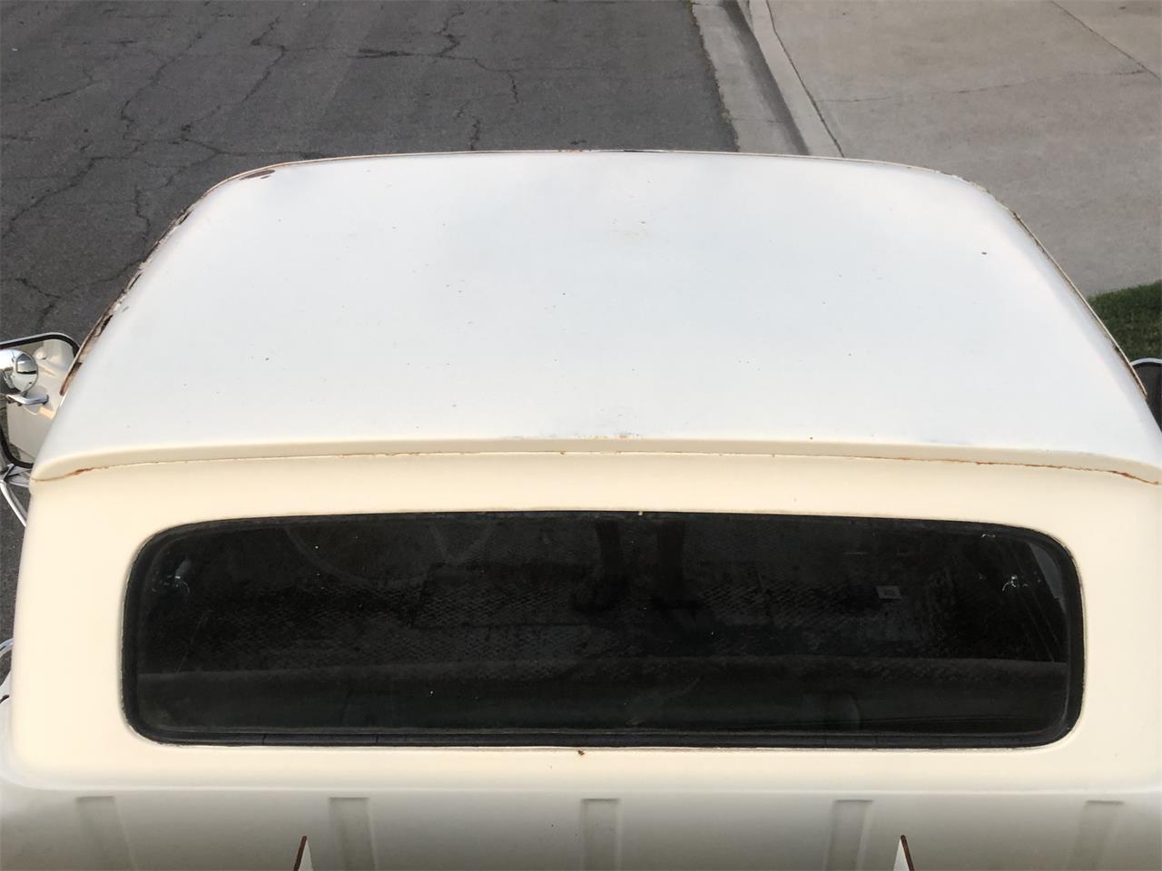 Ford-1-ton-flatbed-1963-wimbledon-white-navy-blue-12