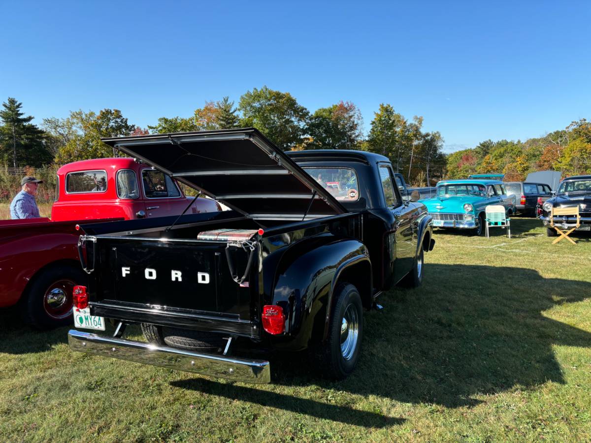 Ford-100-1964-black-3