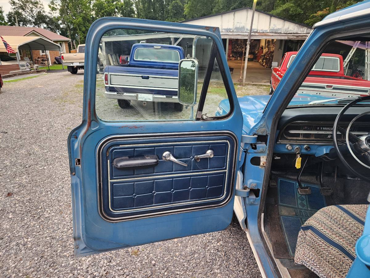 Ford-100-1967-custom-9