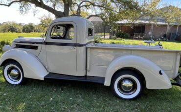Ford-12-ton-pickup-1939-Tan-Tan-5