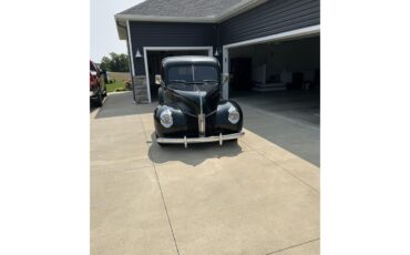 Ford-12-ton-pickup-1940-Black-Red-1