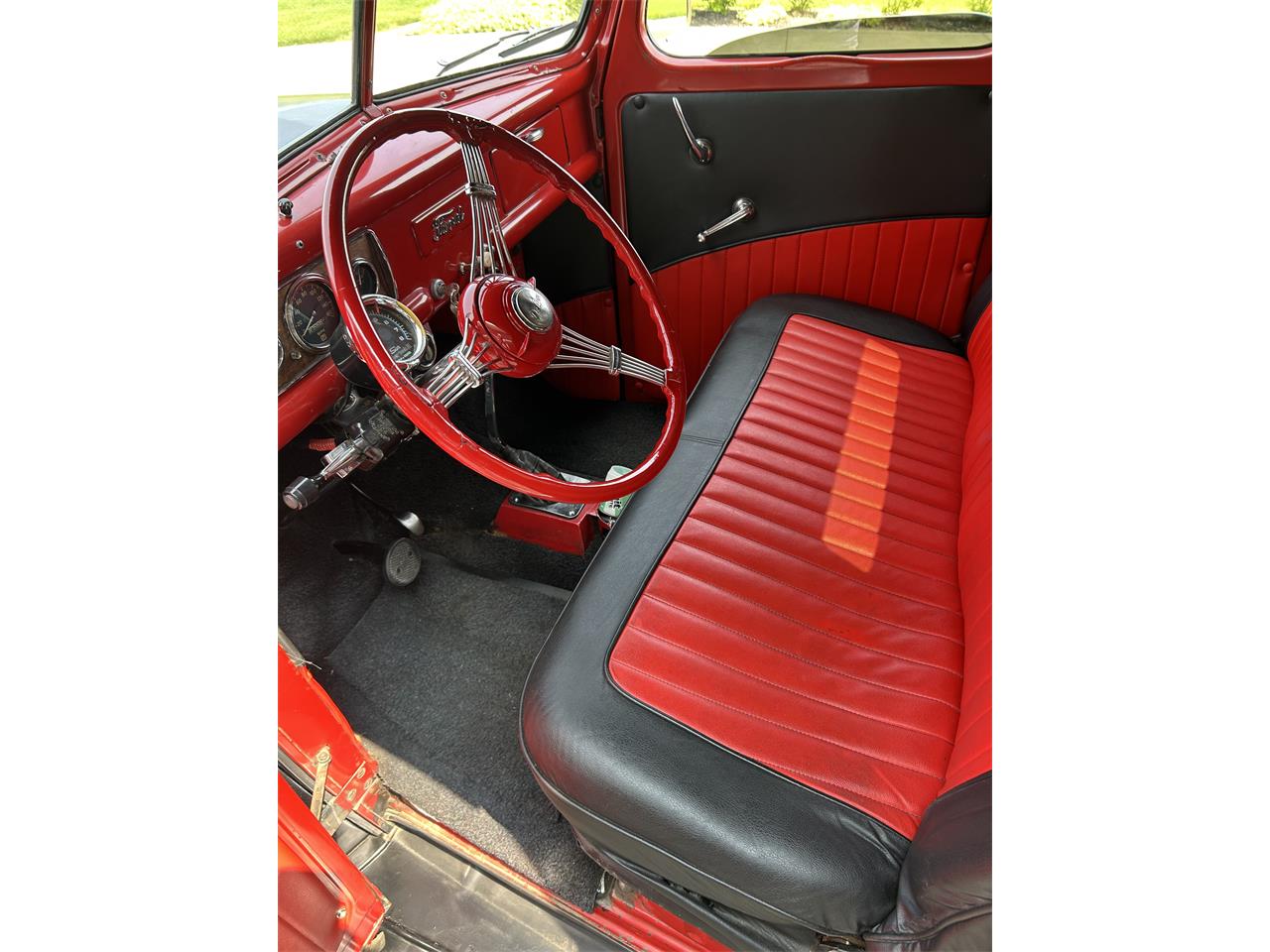 Ford-12-ton-pickup-1940-Black-Red-4