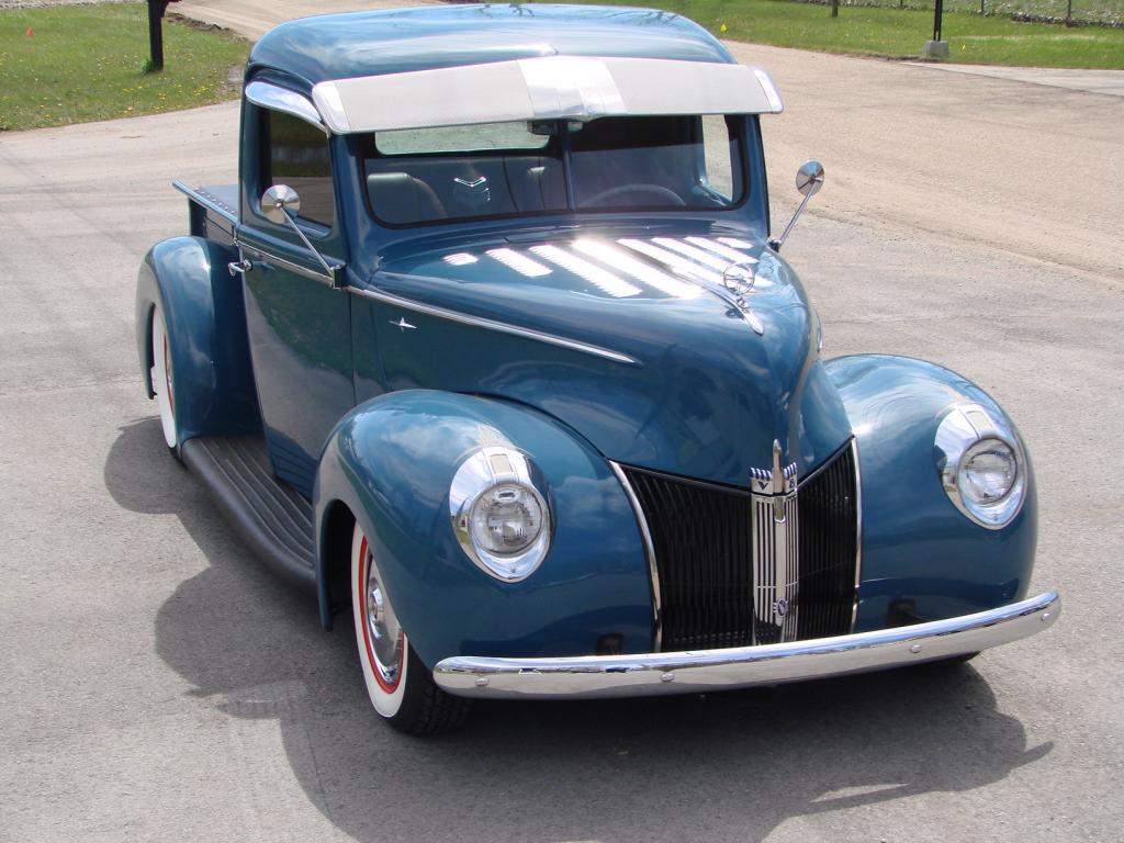 Ford-12-ton-pickup-1940-HOT-ROD-BABY-BLUE-TAN-LEATHER-1