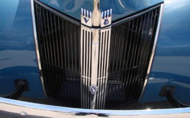 Ford-12-ton-pickup-1940-HOT-ROD-BABY-BLUE-TAN-LEATHER-11