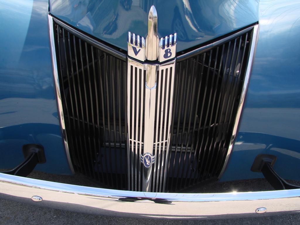 Ford-12-ton-pickup-1940-HOT-ROD-BABY-BLUE-TAN-LEATHER-11