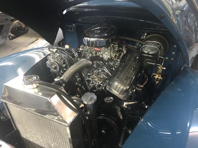 Ford-12-ton-pickup-1940-HOT-ROD-BABY-BLUE-TAN-LEATHER-12