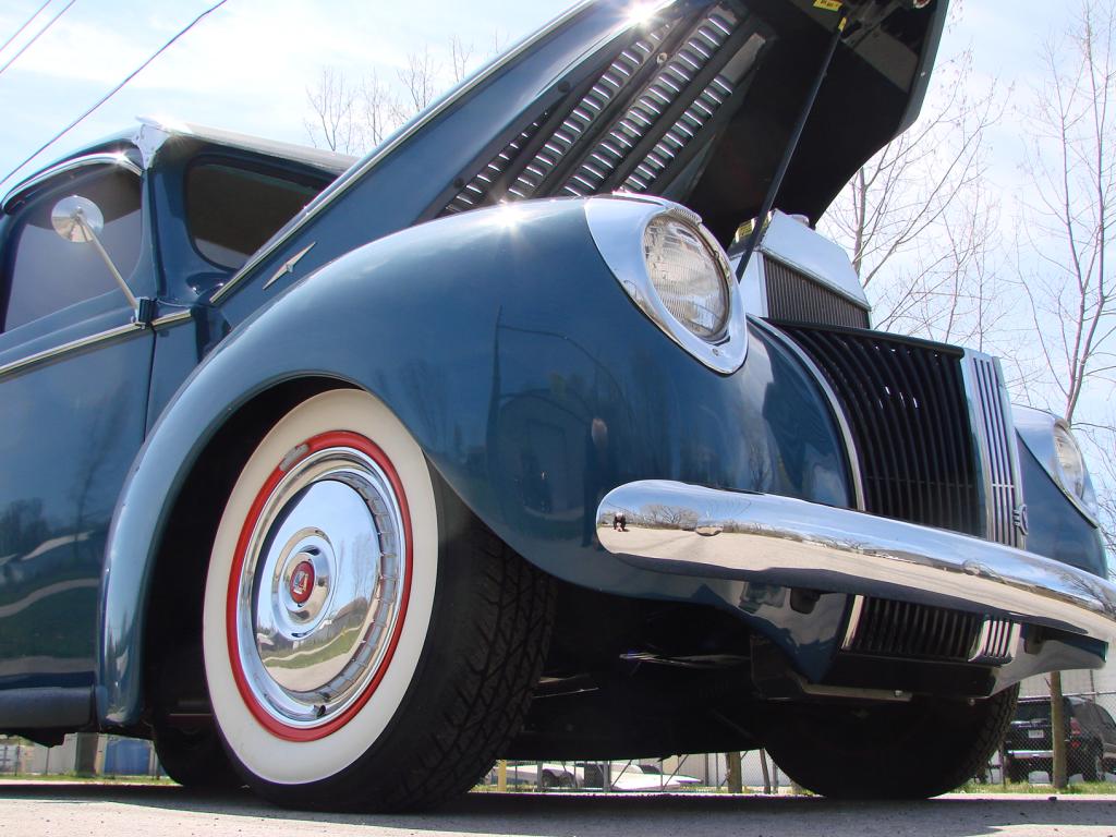 Ford-12-ton-pickup-1940-HOT-ROD-BABY-BLUE-TAN-LEATHER-7