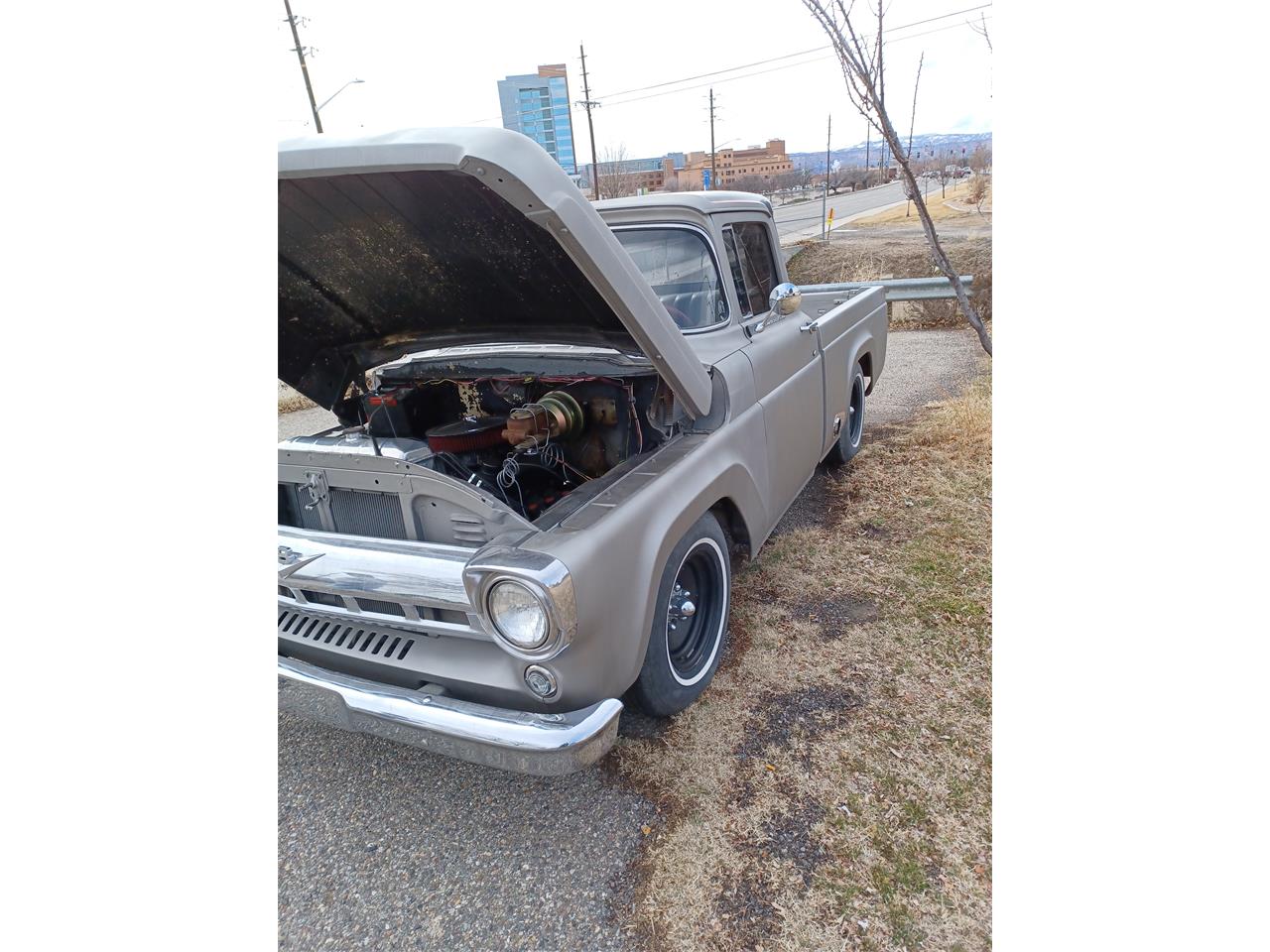 Ford-12-ton-pickup-1957-Greyblack-top-Blackred-12