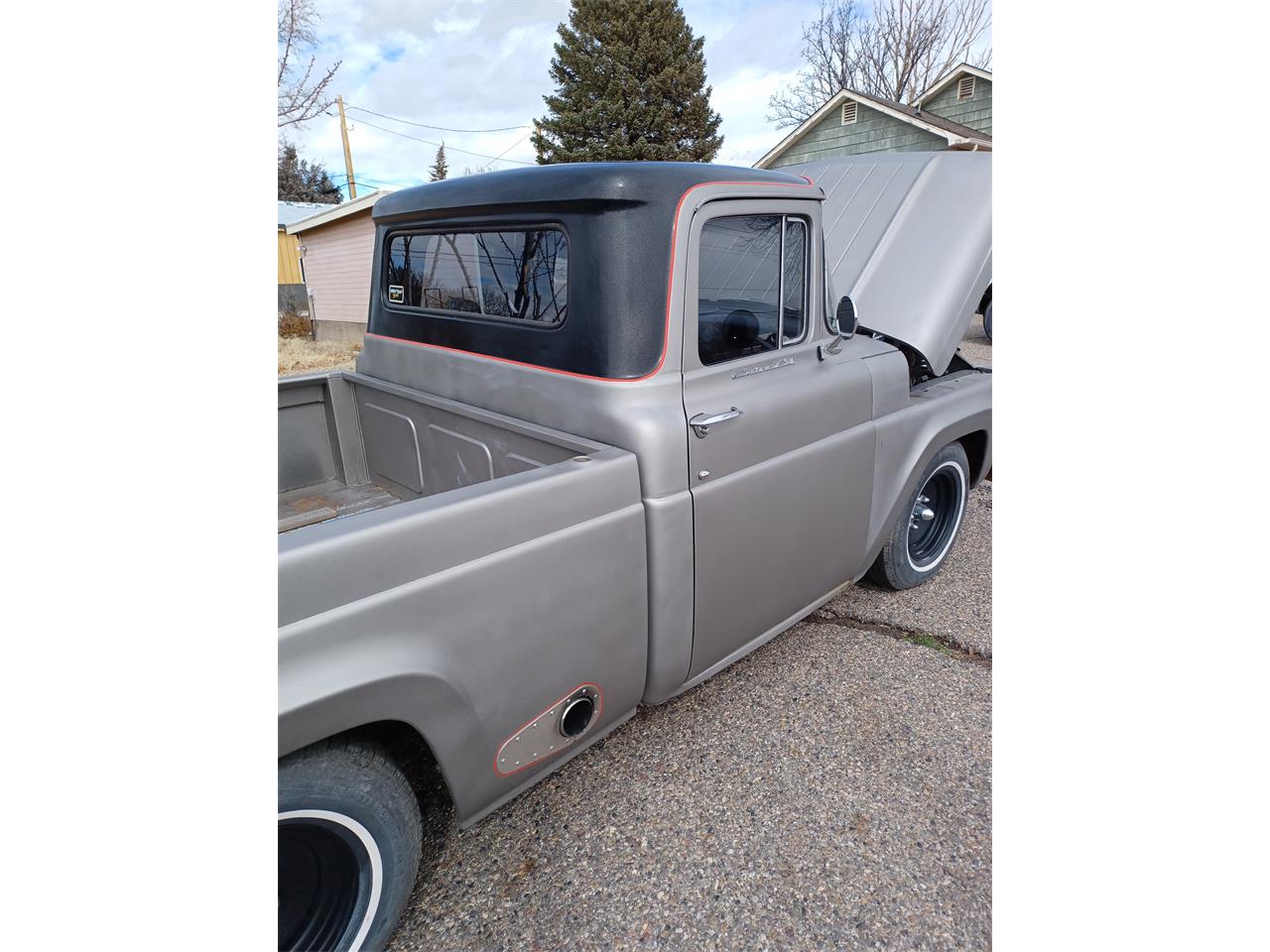 Ford-12-ton-pickup-1957-Greyblack-top-Blackred-3