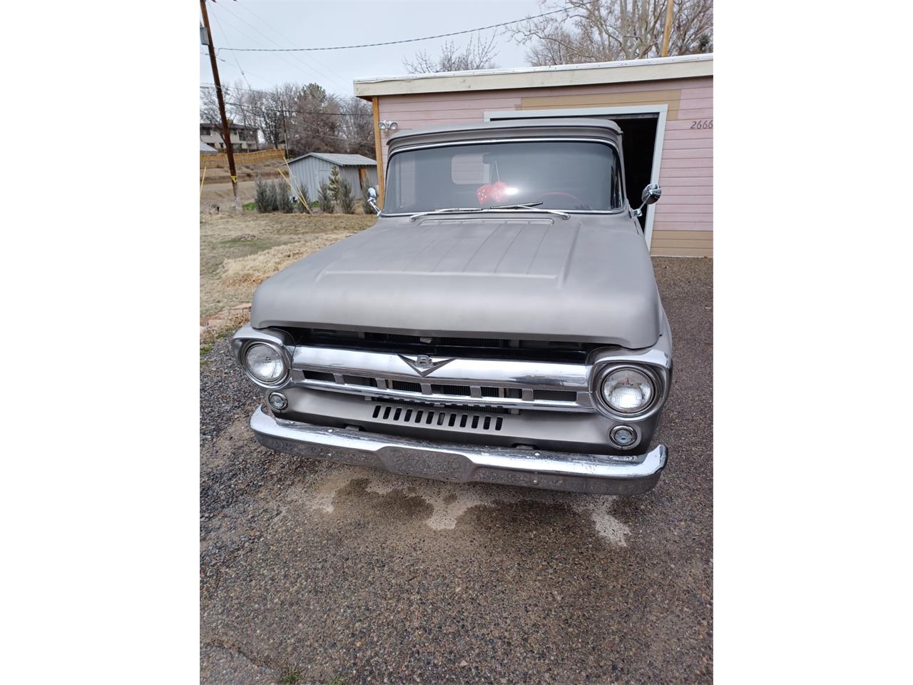 Ford-12-ton-pickup-1957-Greyblack-top-Blackred-4