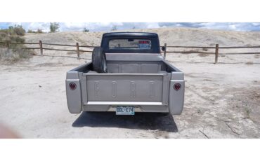 Ford-12-ton-pickup-1957-Greyblack-top-Blackred-8