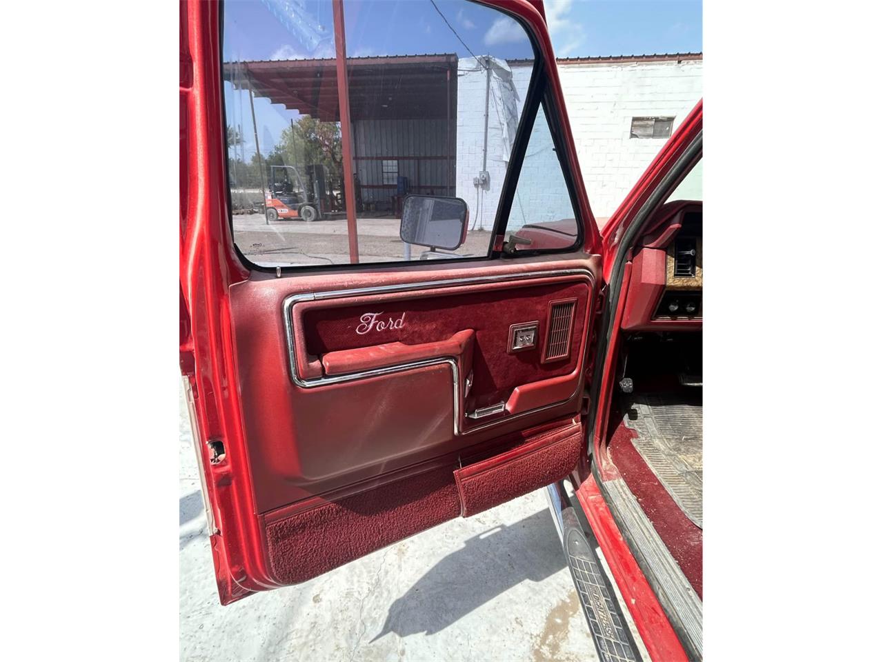 Ford-12-ton-pickup-1986-Red-Red-3
