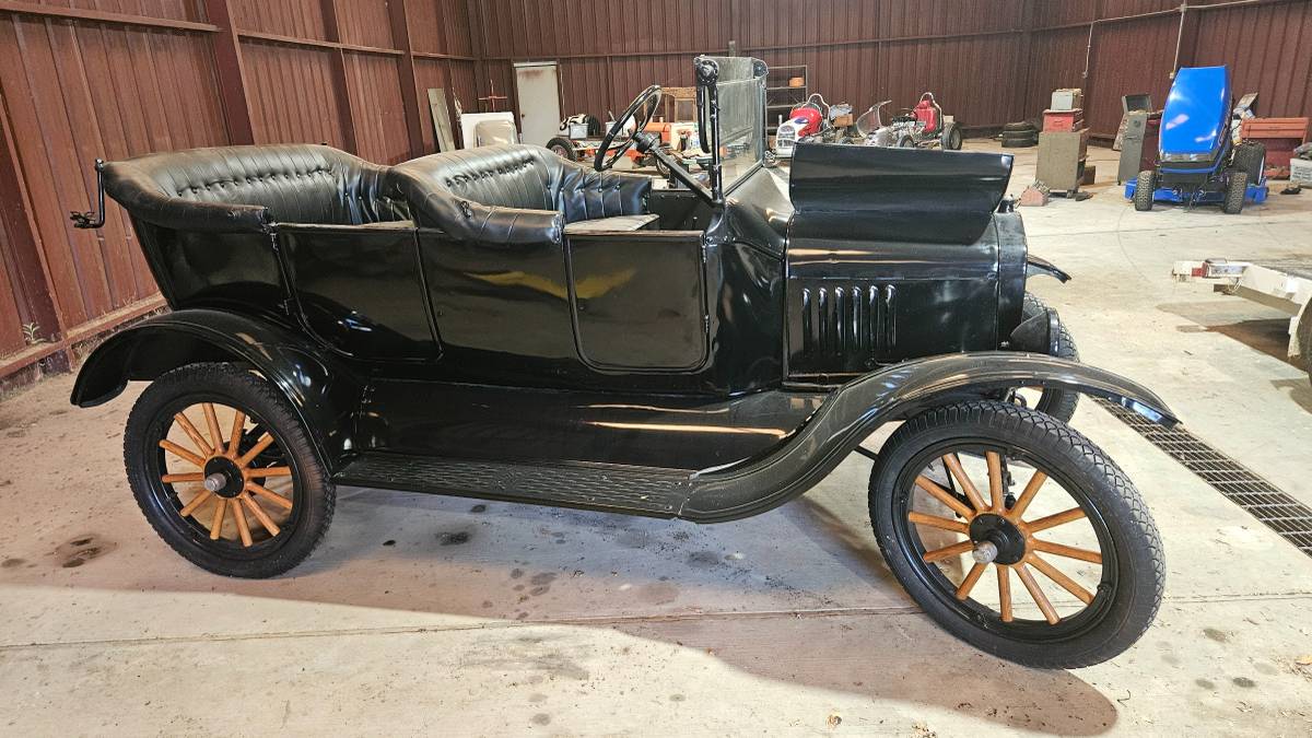Ford-1923-black-2