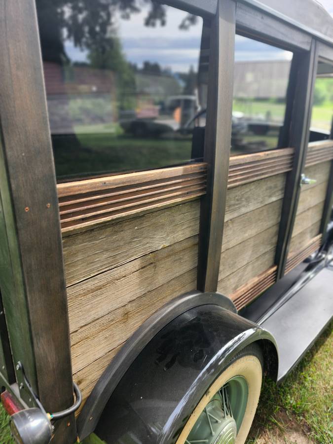 Ford-1928-black-17