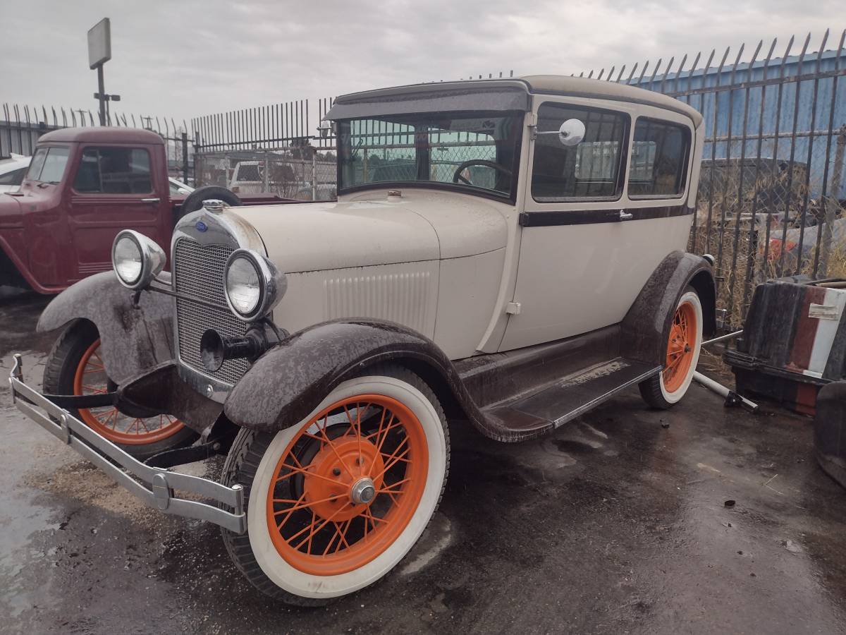 Ford-1928-brown