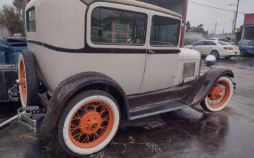 Ford-1928-brown-7