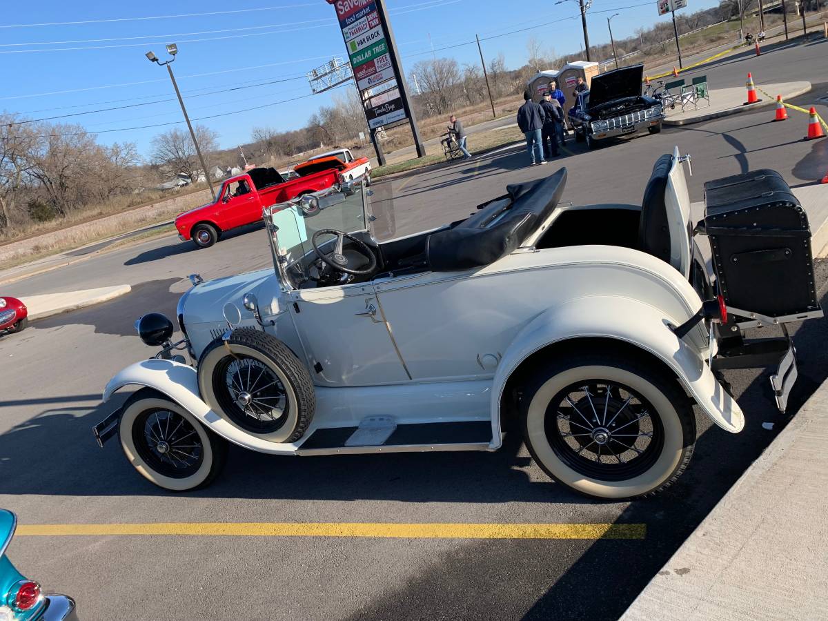 Ford-1929-white-3