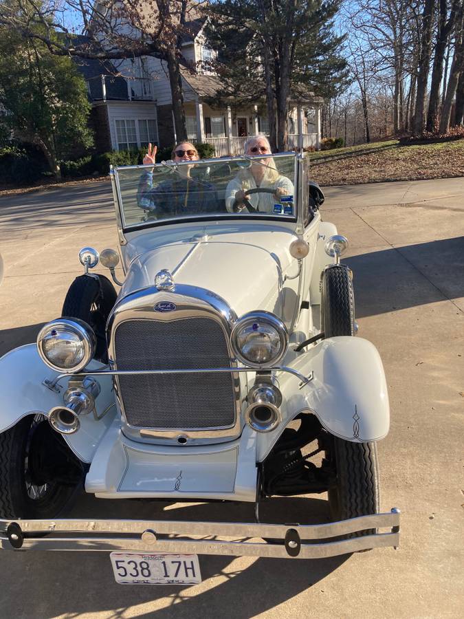 Ford-1929-white-4