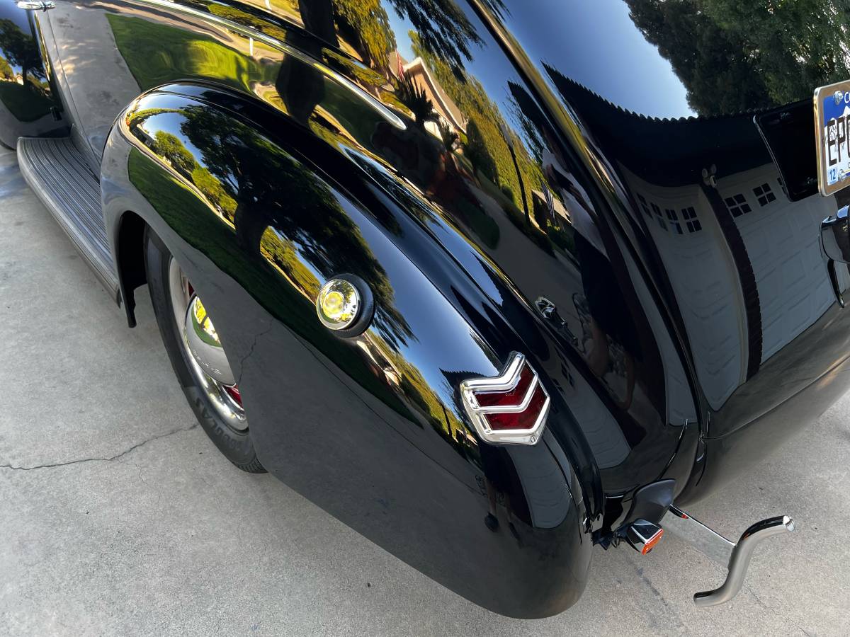 Ford-1940-black-1