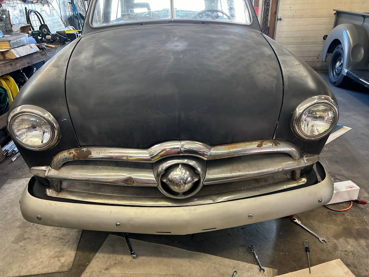 Ford-1949-black-2