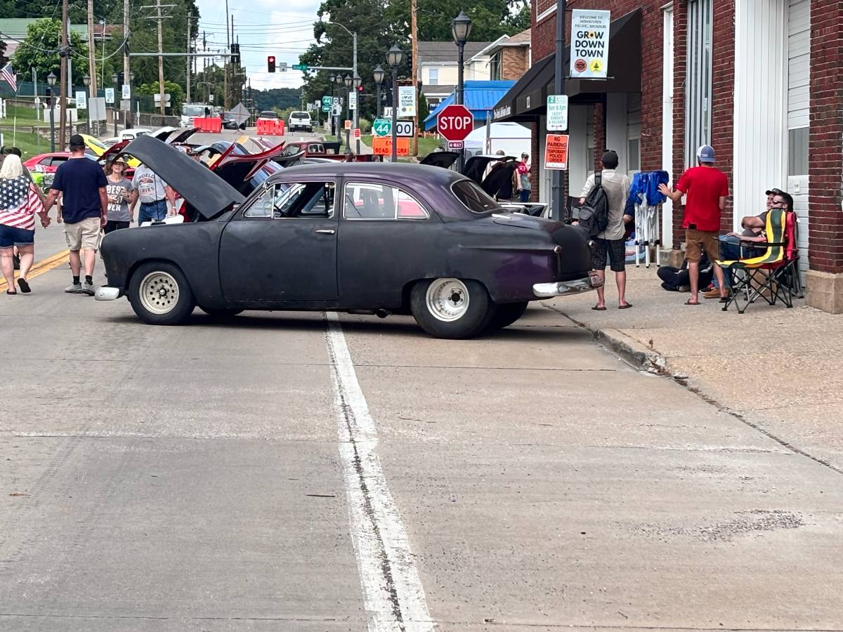 Ford-1949-black