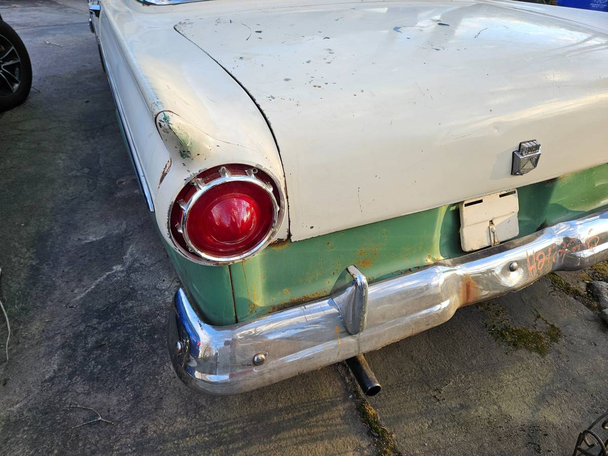 Ford-1957-green-1