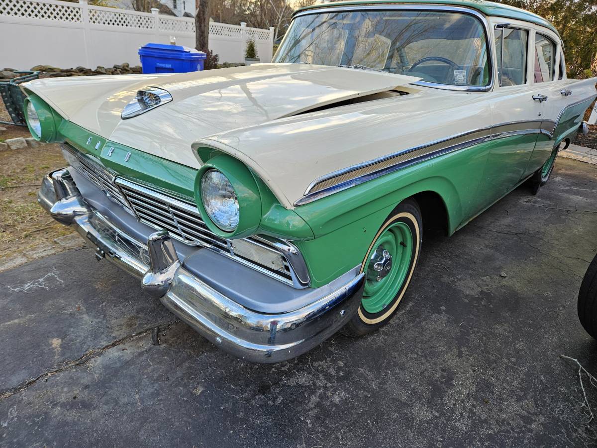 Ford-1957-green