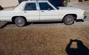 Ford-1981-white-2