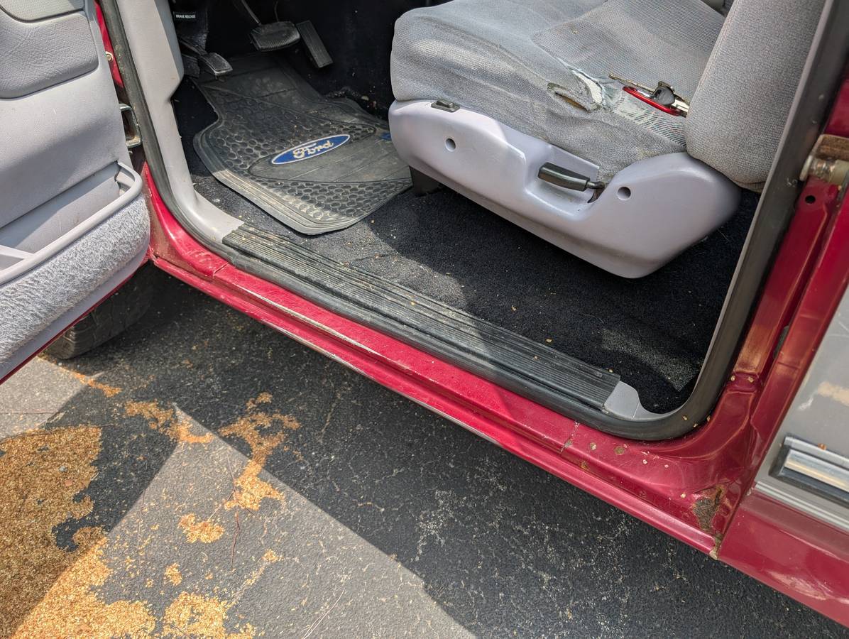 Ford-1995-red-14