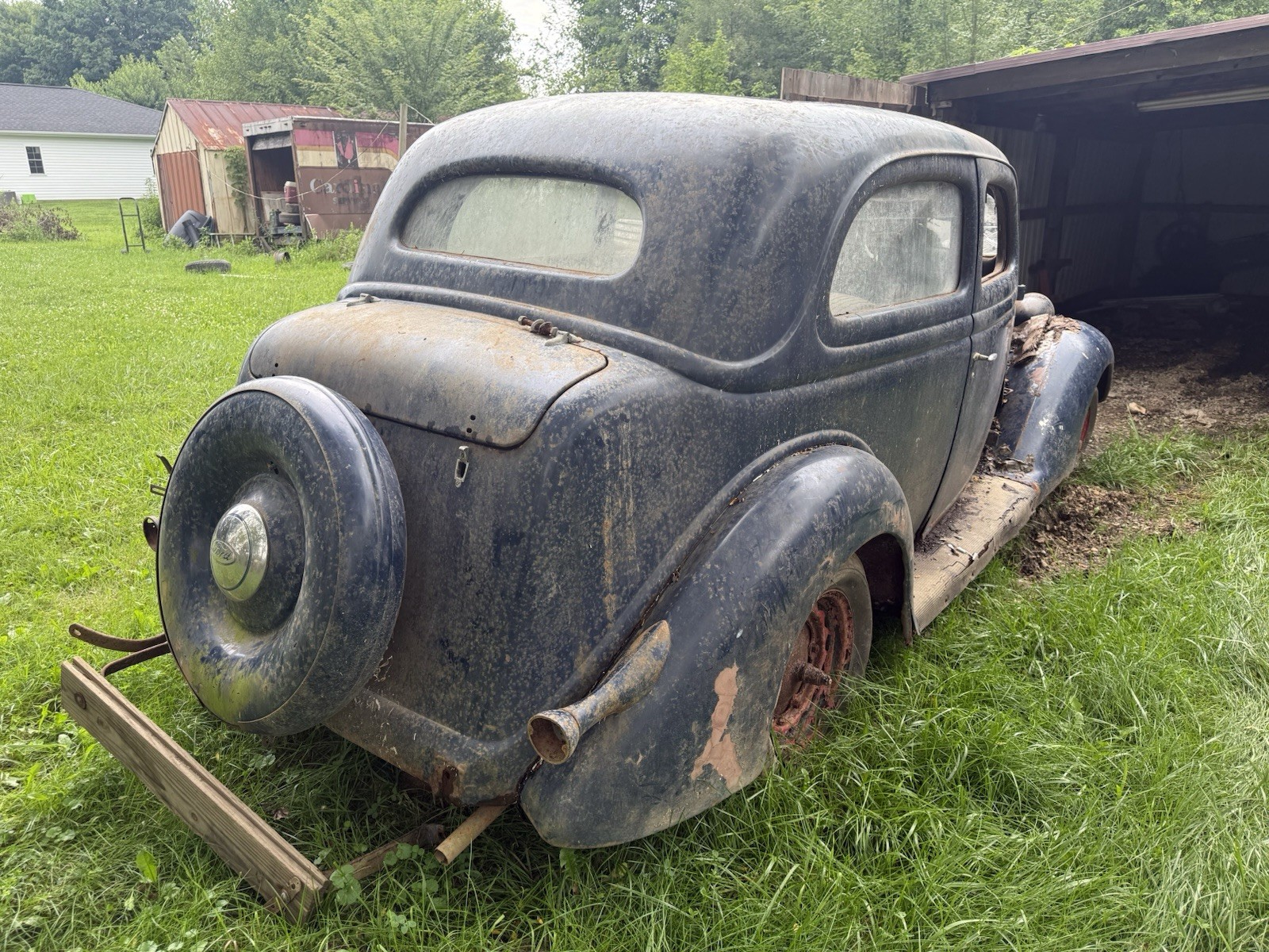 Ford-2-Door-Sedan-Model-68-1936-Sedan-1