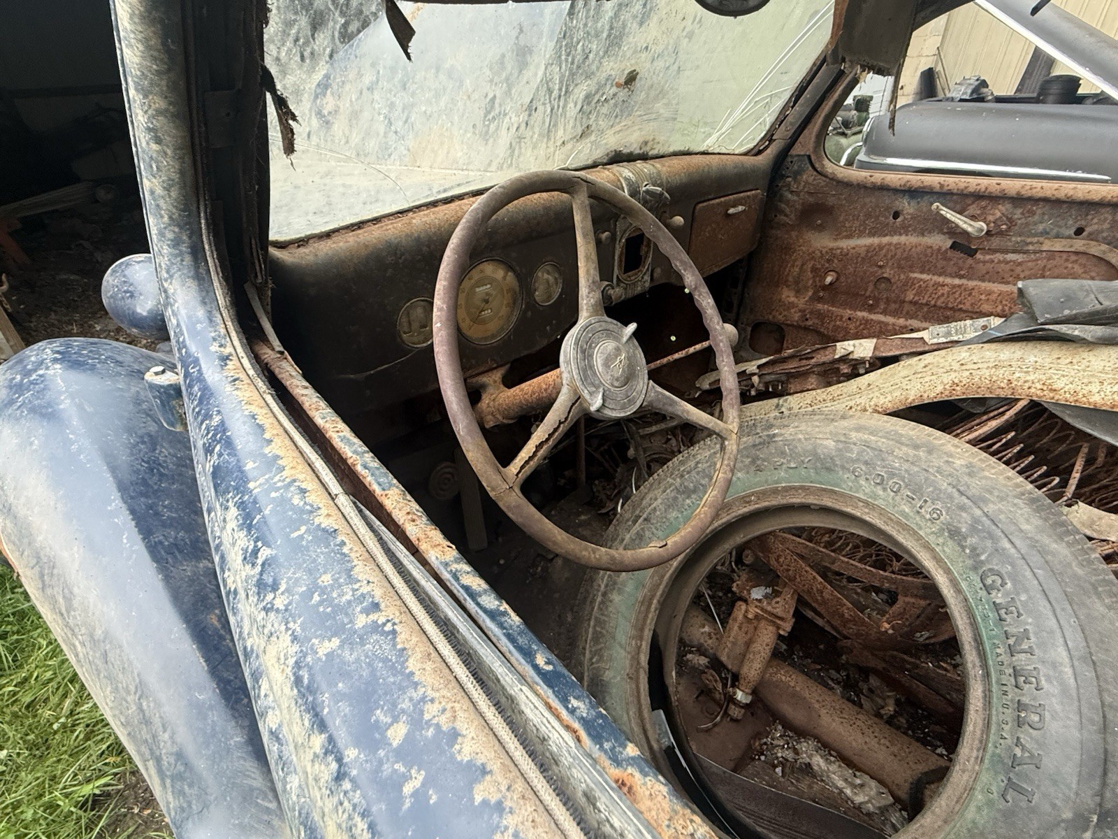 Ford-2-Door-Sedan-Model-68-1936-Sedan-12