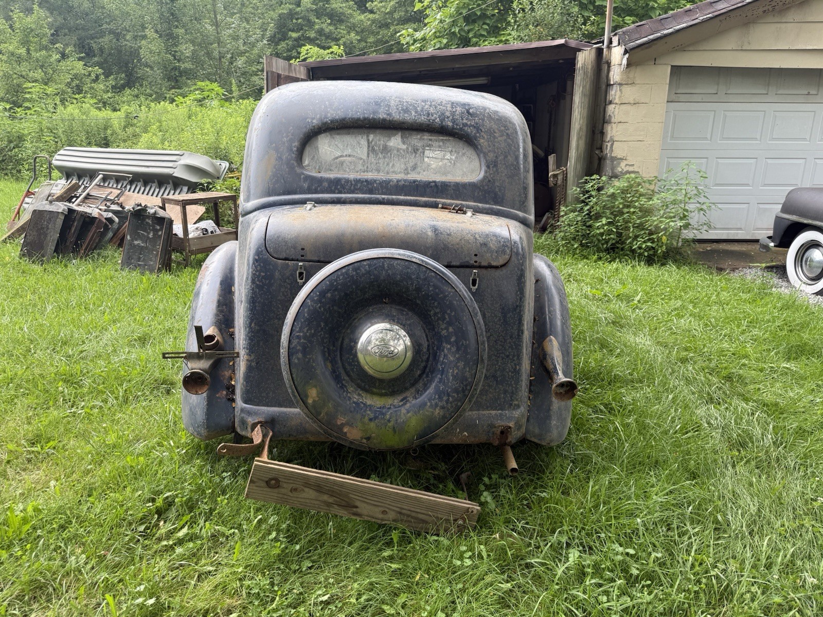 Ford-2-Door-Sedan-Model-68-1936-Sedan-2