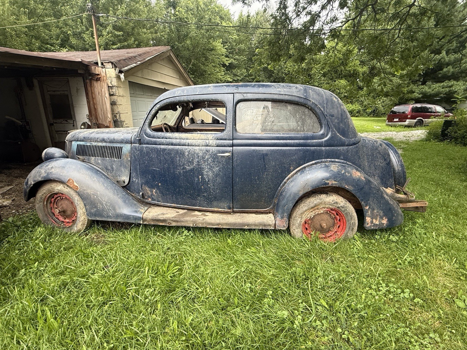 Ford-2-Door-Sedan-Model-68-1936-Sedan-5