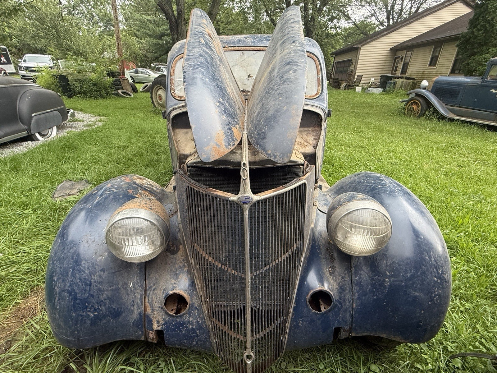 Ford-2-Door-Sedan-Model-68-1936-Sedan-8