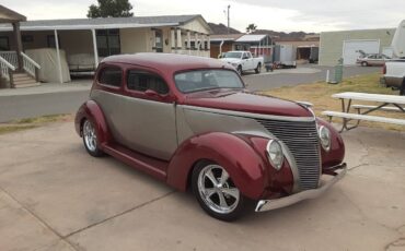 Ford-2-door-sedan-1938-1
