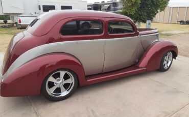 Ford-2-door-sedan-1938-12