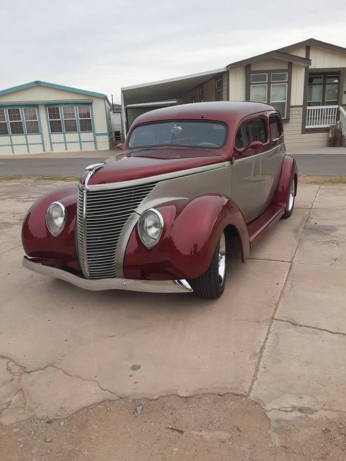 Ford-2-door-sedan-1938-2