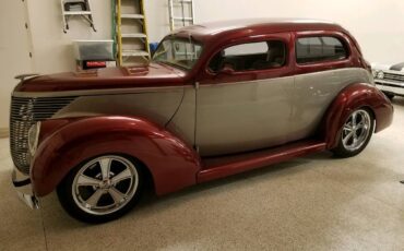 Ford-2-door-sedan-1938