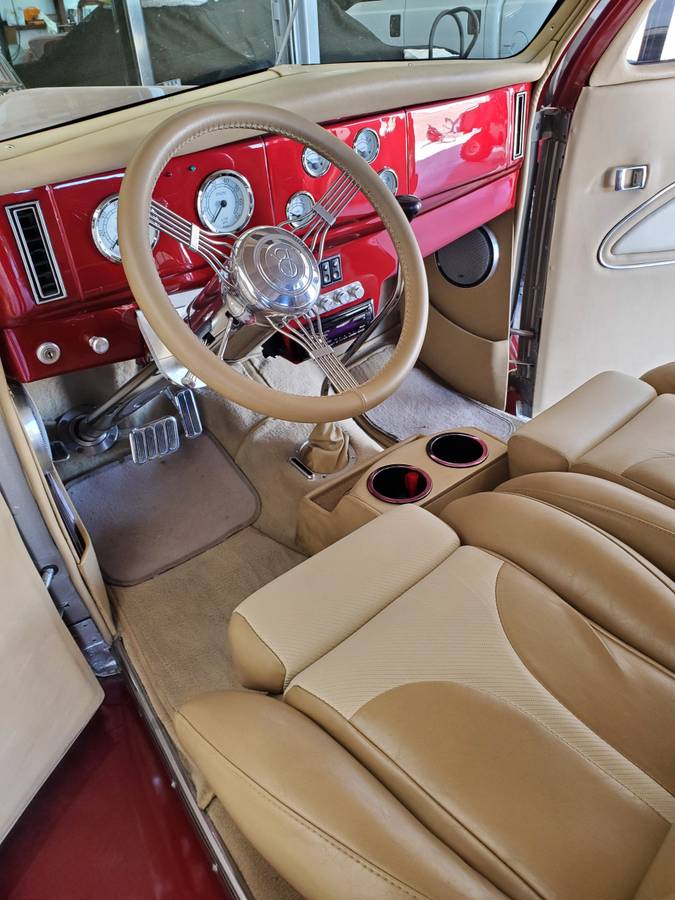 Ford-2-door-sedan-1938-4
