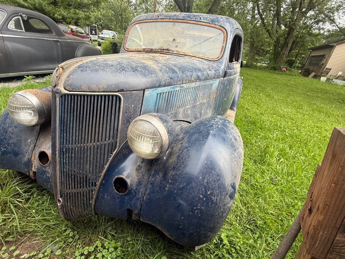 Ford-2-door-sedan-model-68-1936-blue-2