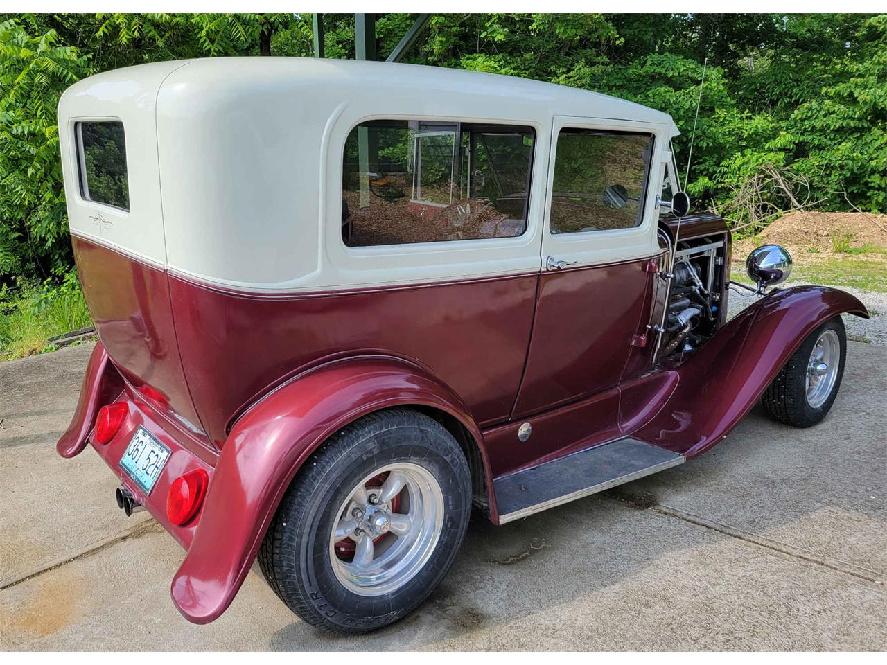 Ford-2-dr-coupe-1930-redwhite-red-2
