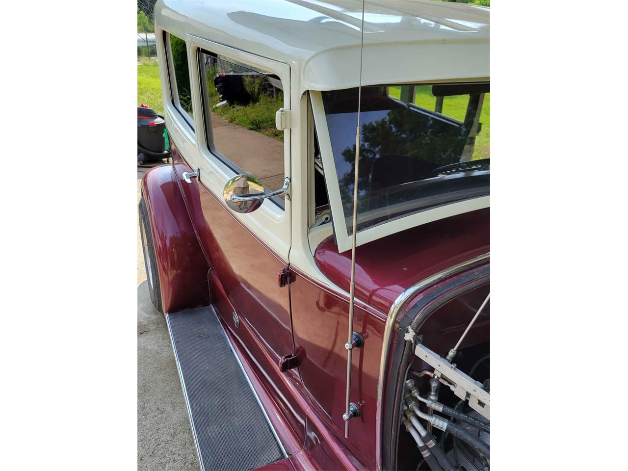 Ford-2-dr-coupe-1930-redwhite-red-3