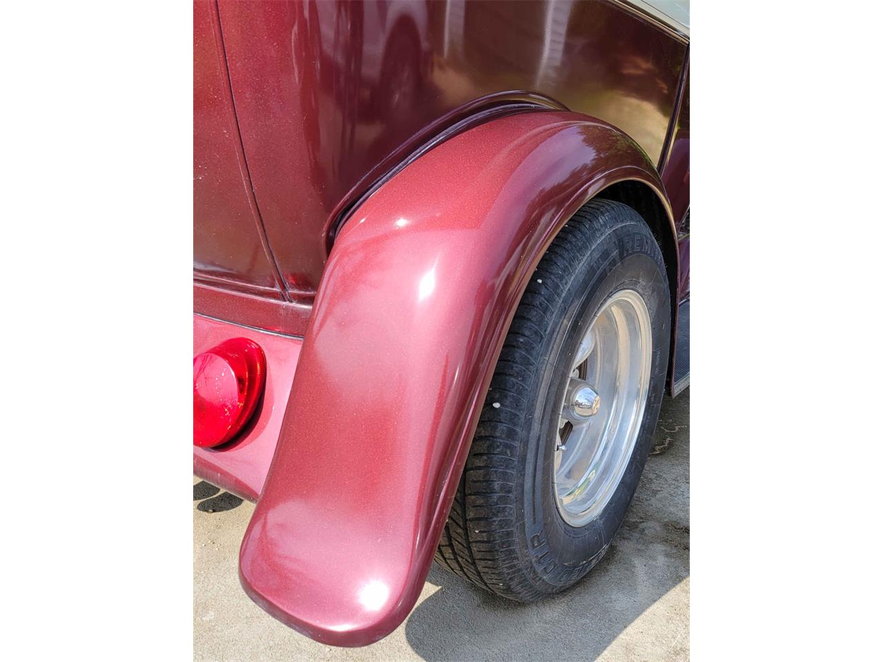 Ford-2-dr-coupe-1930-redwhite-red-5