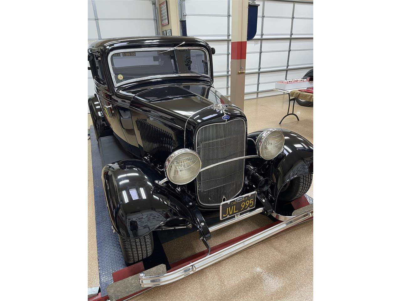 Ford-2-dr-coupe-1932-Black-Gray-15
