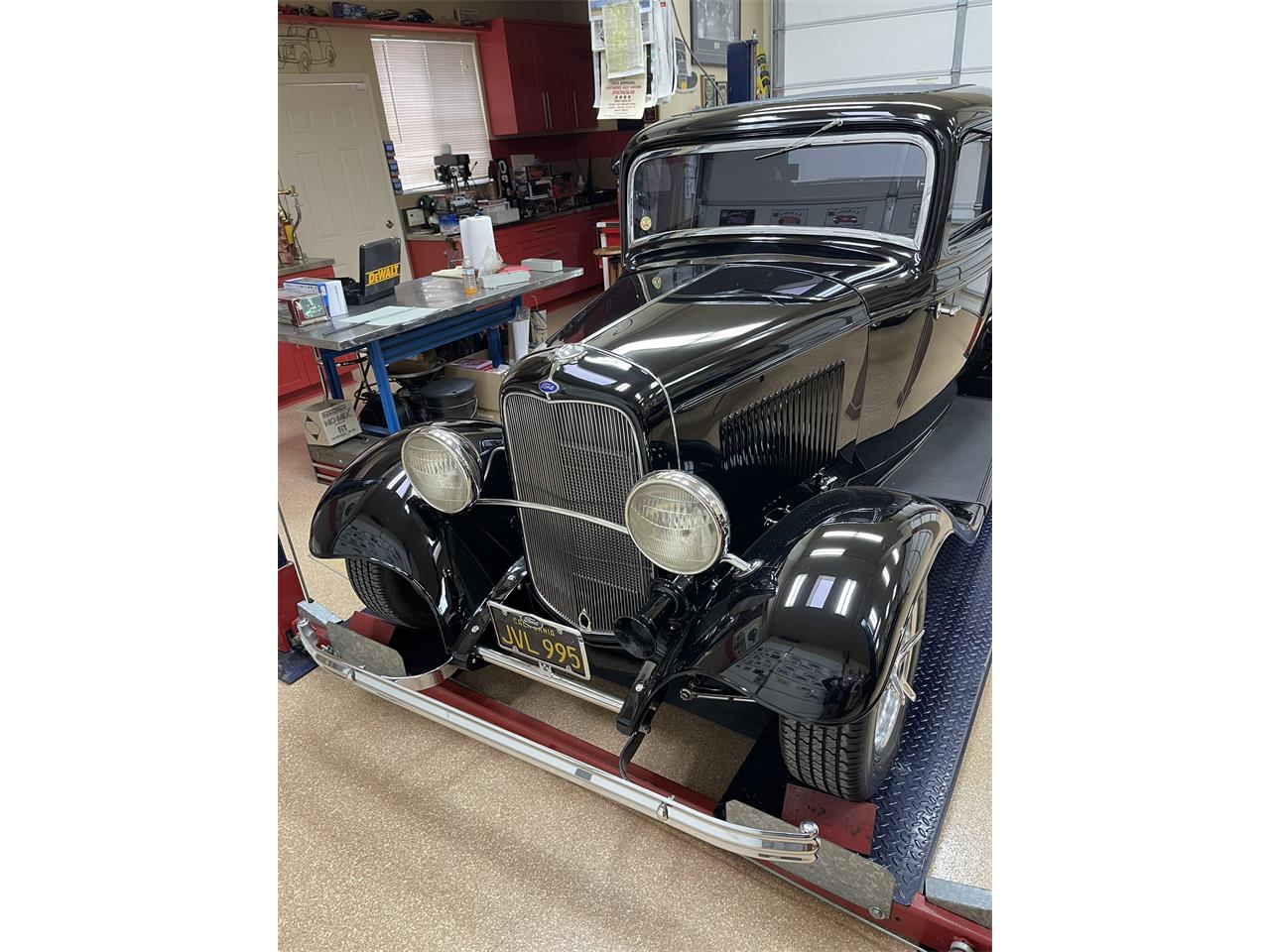 Ford-2-dr-coupe-1932-Black-Gray-17