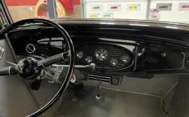 Ford-2-dr-coupe-1932-Black-Gray-23