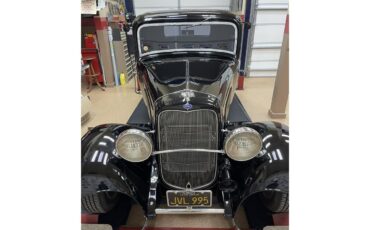 Ford-2-dr-coupe-1932-Black-Gray-25
